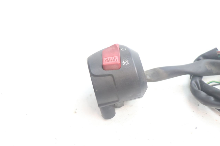 photo de COMMODO DROIT HONDA FJS SILVER WING SILVERWING 400 (2005 - 2008) - Autre angle de vue