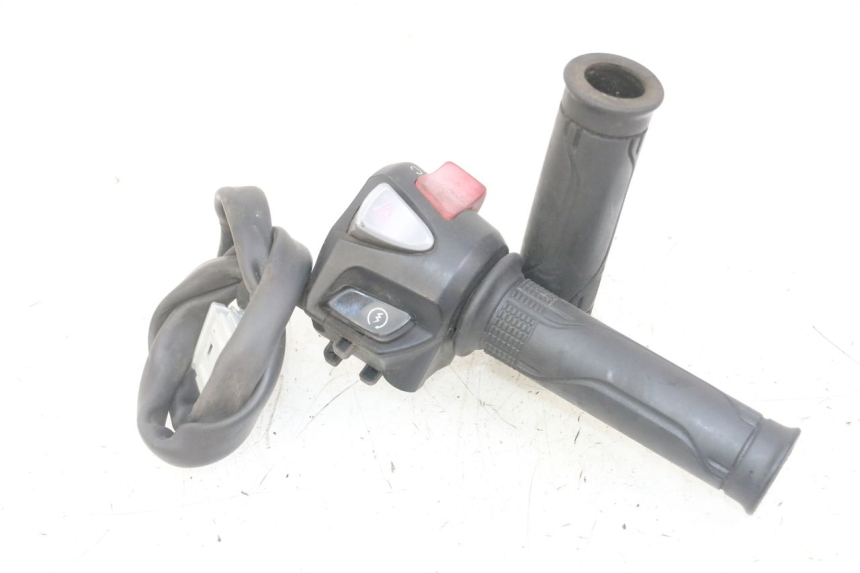photo de COMMODO DROIT HONDA FORZA ABS 300 (2013 - 2019)
