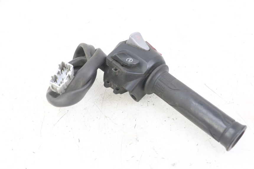 photo de COMMODO DROIT HONDA FORZA ABS 300 (2013 - 2019)