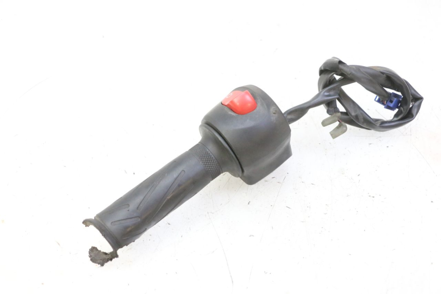 photo de COMMODO DROIT YAMAHA FZ6 N FAZER 600 (2004 - 2006)