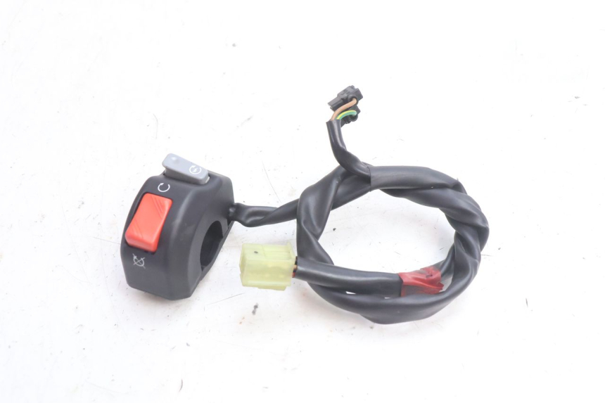 photo de COMMODO DROIT YAMAHA FZ8 800 (2010 - 2016) - Zoom état d’usage