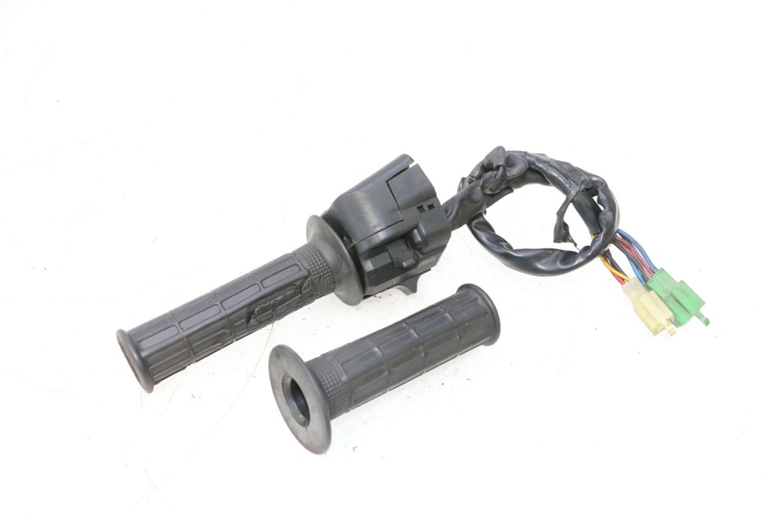 photo de COMMODO DROIT KAWASAKI GPX F ZX750F 750 (1986 - 1990) - État de surface