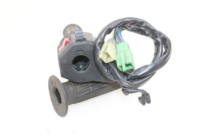 photo de COMMODO DROIT KAWASAKI GPX R WARBIRD 600 (1988 - 1993) - Détail de la pièce