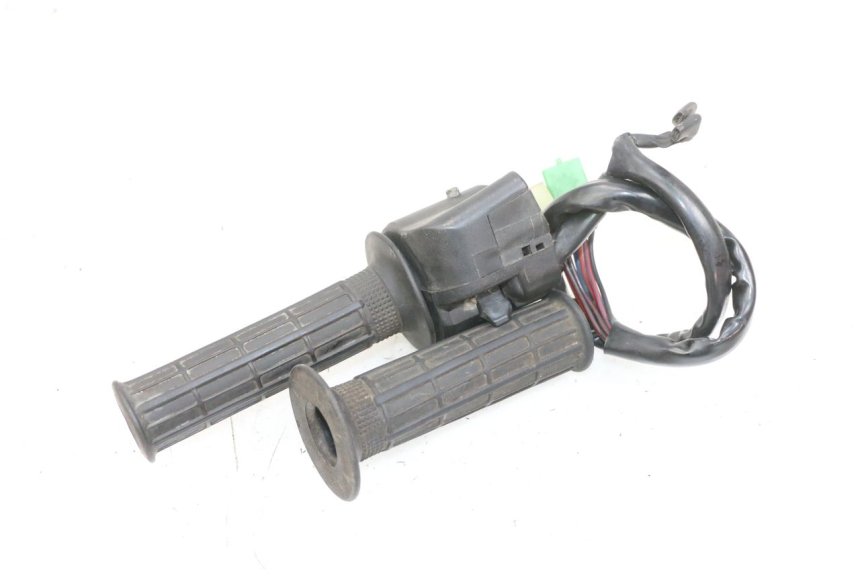 photo de COMMODO DROIT KAWASAKI GPX R WARBIRD 600 (1988 - 1993) - Autre angle de vue