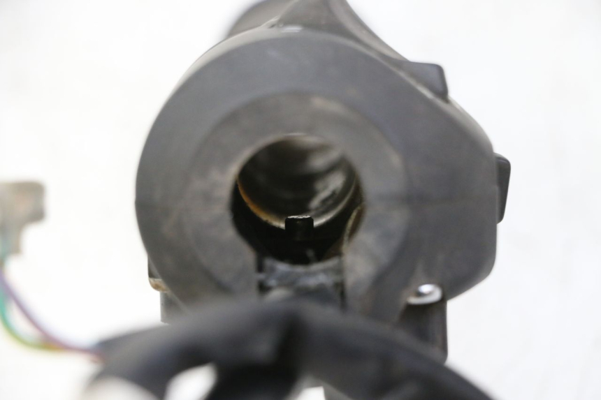 photo de COMMODO DROIT KYMCO GRAND DINK 125 (2008 - 2014)