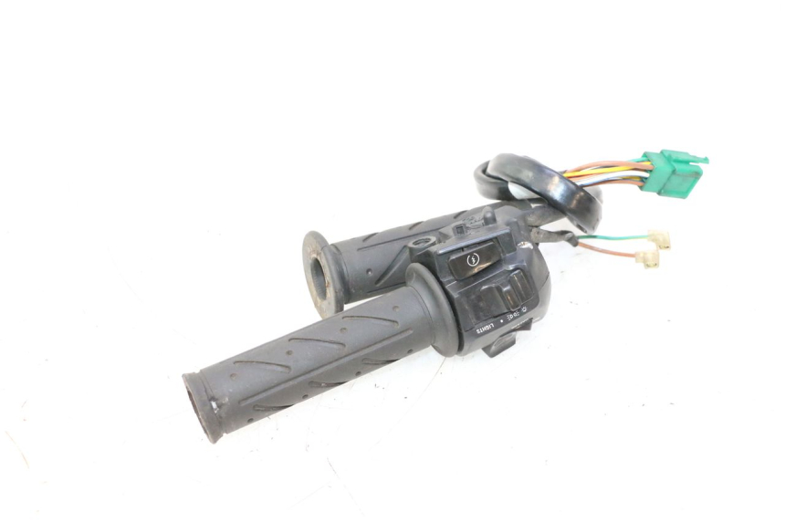 photo de COMMODO DROIT KYMCO GRAND DINK 125 (2008 - 2014) - Zoom état d’usage