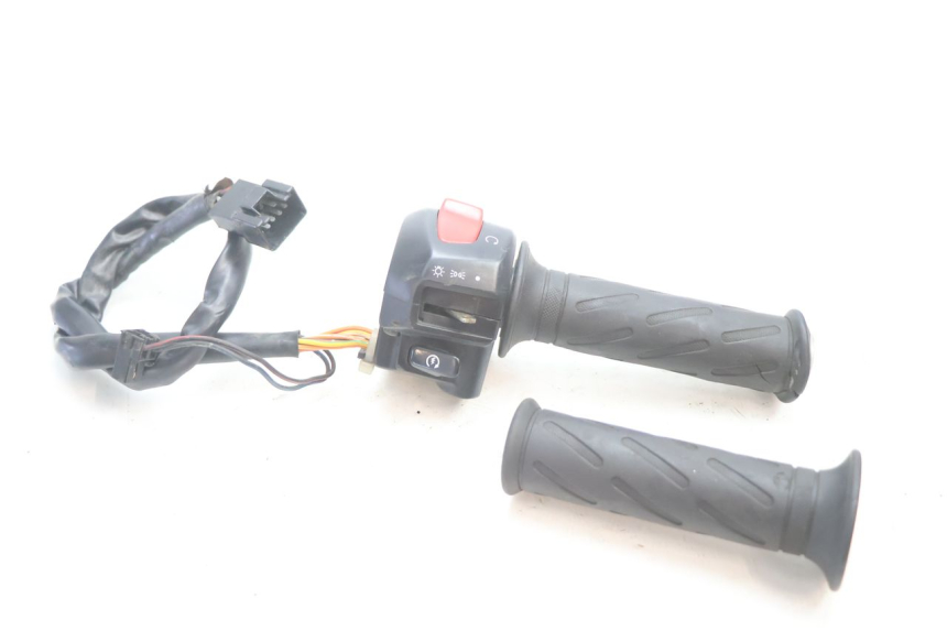photo de COMMODO DROIT SUZUKI GSF N BANDIT 1200 (2001 - 2005) - Vue principale