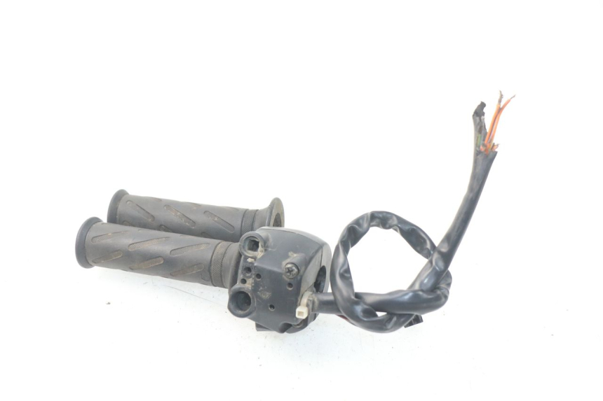 photo de COMMODO DROIT SUZUKI GSX-R GSXR 600 (2001 - 2003) - Autre angle de vue