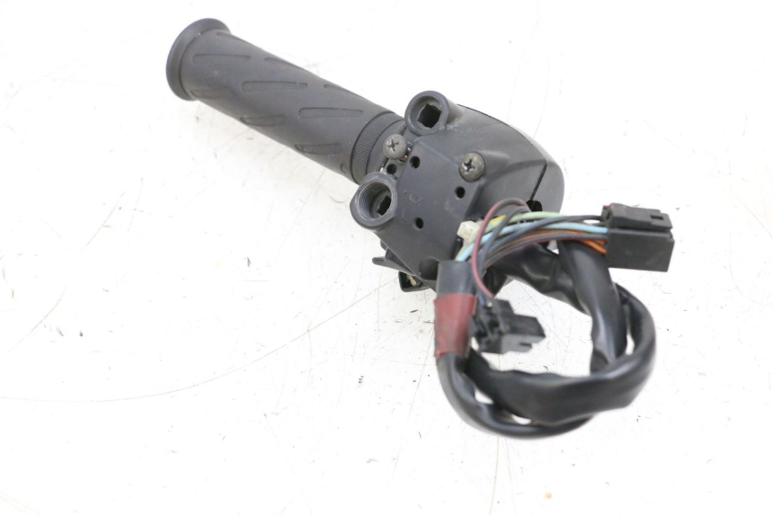 photo de COMMODO DROIT SUZUKI GSXR GSX-R 1000 (2003 - 2004) - Vue d’ensemble