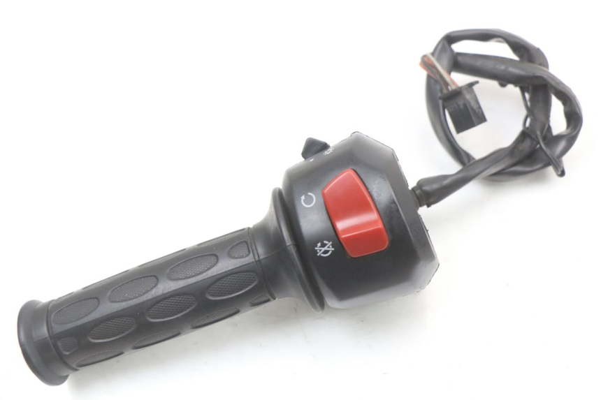 photo de COMMODO DROIT HYOSUNG GTR 125 (2006 - 2008) - Autre angle de vue