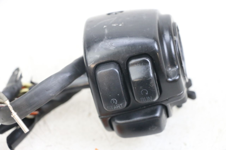 photo de COMMODO DROIT HARLEY DAVIDSON SPORTSTER XL CUSTOM 1200 (2003 - 2004)