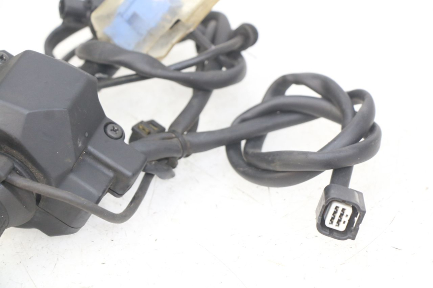 photo de COMMODO DROIT HONDA CB R 1000 (2018 - 2023)