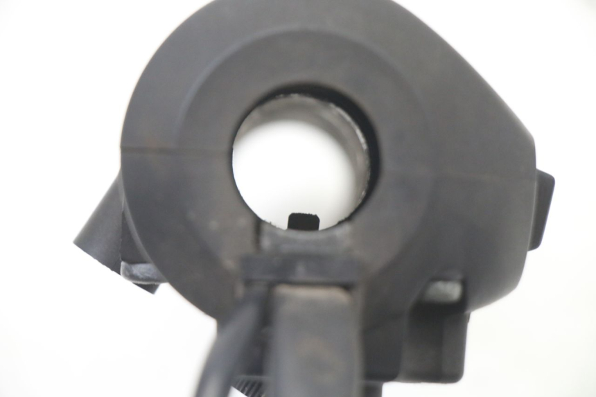 photo de COMMODO DROIT HONDA FES S-WING SWING ABS 125 (2007 - 2015)