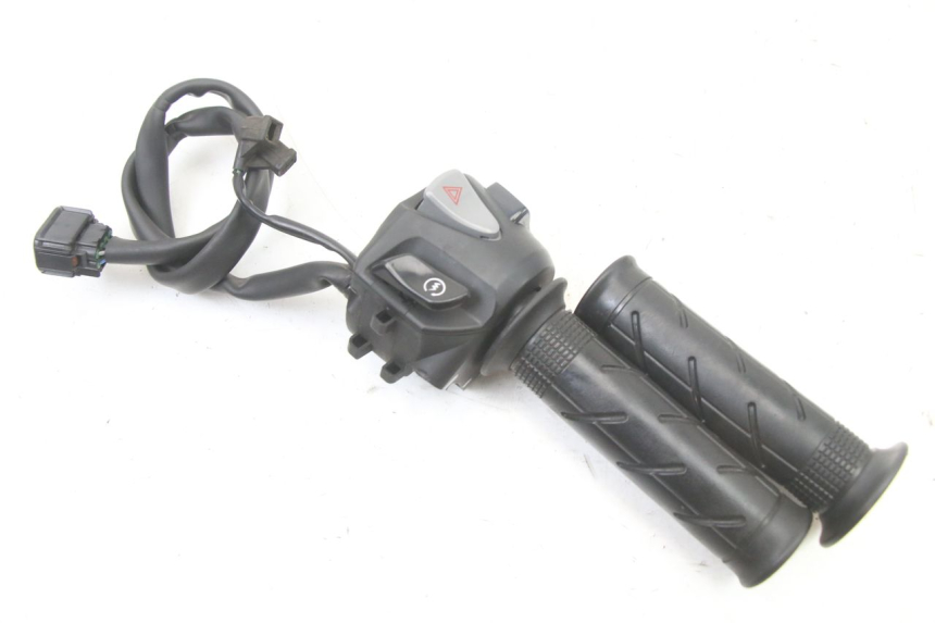 photo de COMMODO DROIT HONDA FORZA 125 (2021 - 2025)