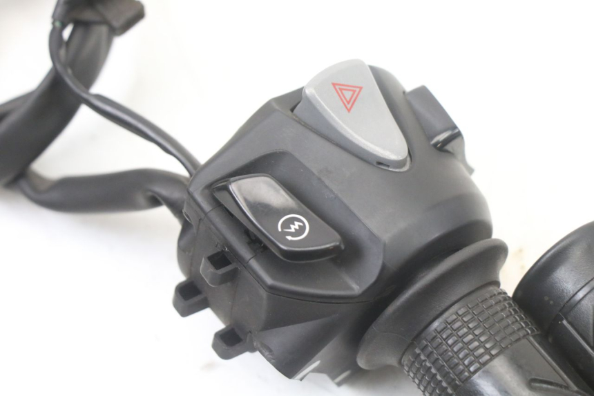 photo de COMMODO DROIT HONDA FORZA 125 (2021 - 2025)