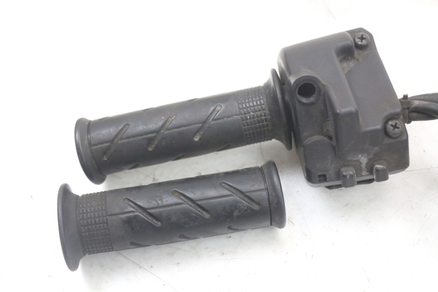 photo de COMMODO DROIT HONDA PCX (JF28) 125 (2009 - 2011)