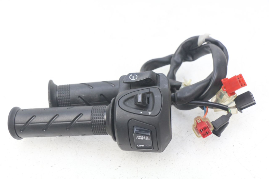 photo de COMMODO DROIT HONDA PCX (JF57/JF64) 125 (2014 - 2018)