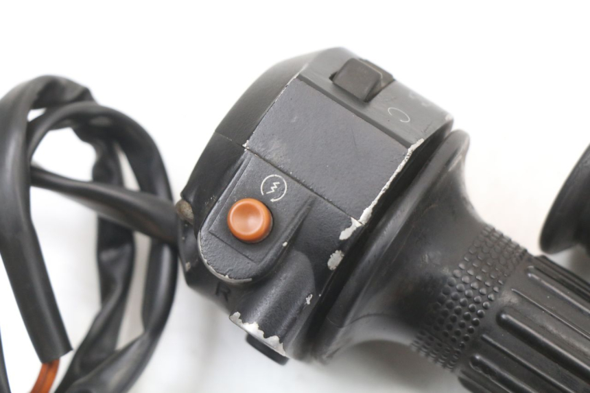 photo de Right handlebar switch HYOSUNG GF 125 (2001 - 2005)