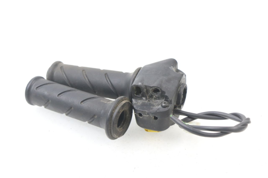 photo de COMMODO DROIT PEUGEOT JET FORCE CARBU 50 (2003 - 2016)