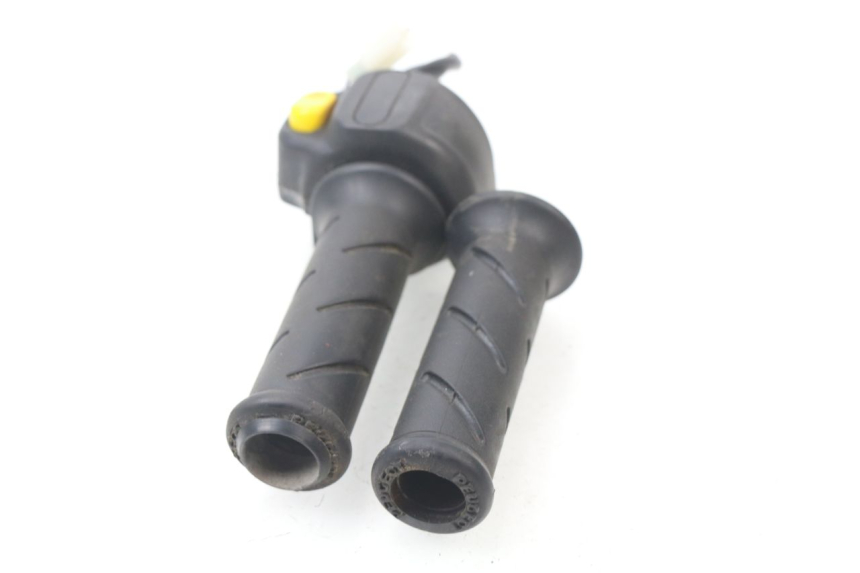 photo de COMMODO DROIT PEUGEOT JET FORCE CARBU 50 (2003 - 2016)