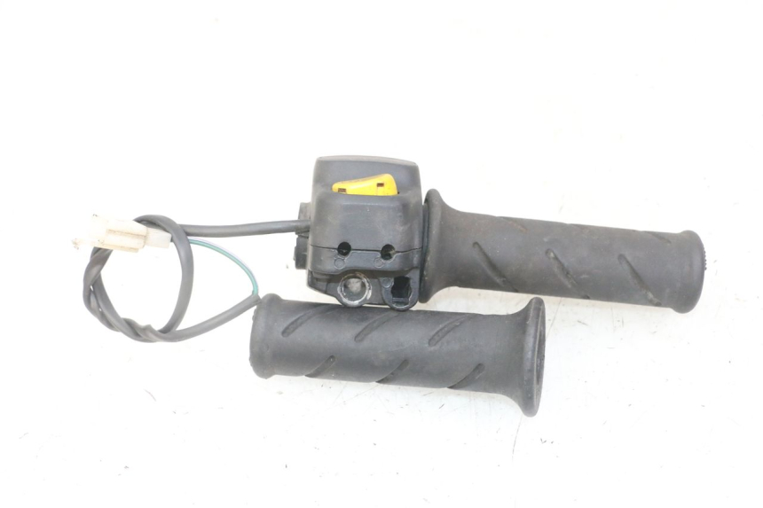 photo de COMMODO DROIT PEUGEOT JET FORCE CARBU 50 (2003 - 2016)