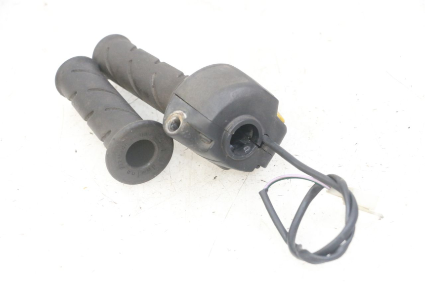 photo de COMMODO DROIT PEUGEOT JET FORCE CARBU 50 (2003 - 2016)