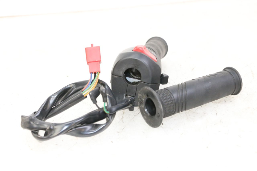 photo de COMMODO DROIT SYM JOYMAX 125 (2010 - 2017)