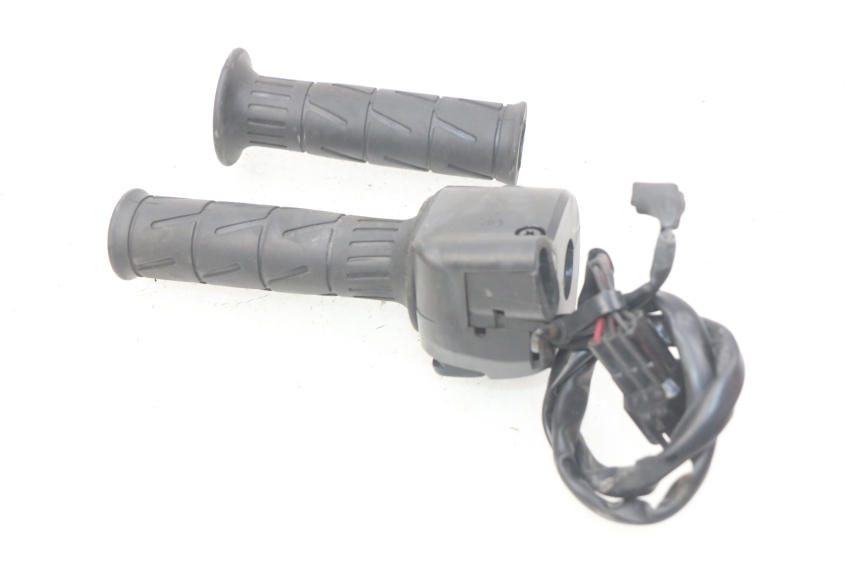 photo de COMMODO DROIT KAWASAKI Z S 750 (2003 - 2006)