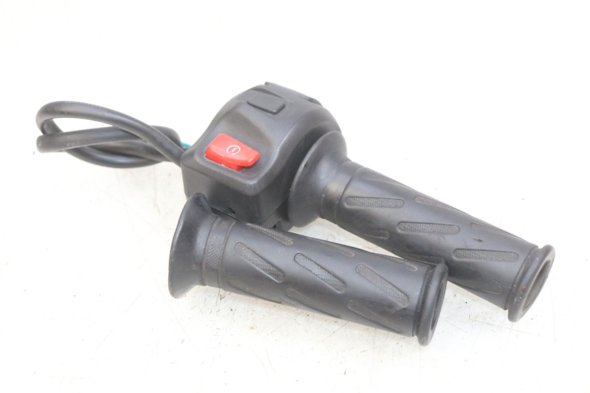 photo de COMMODO DROIT PEUGEOT KISBEE 4T 50 (2018 - 2022)