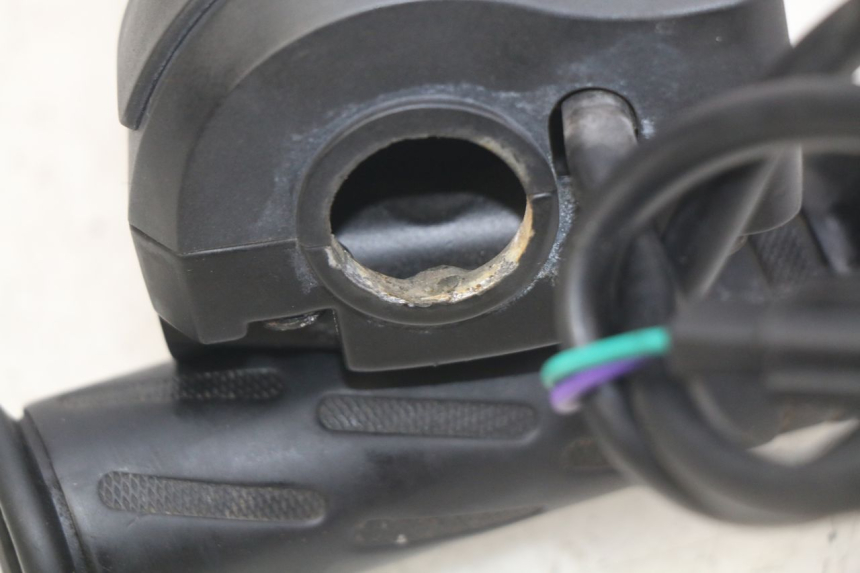 photo de COMMODO DROIT PEUGEOT KISBEE 4T 50 (2018 - 2022)