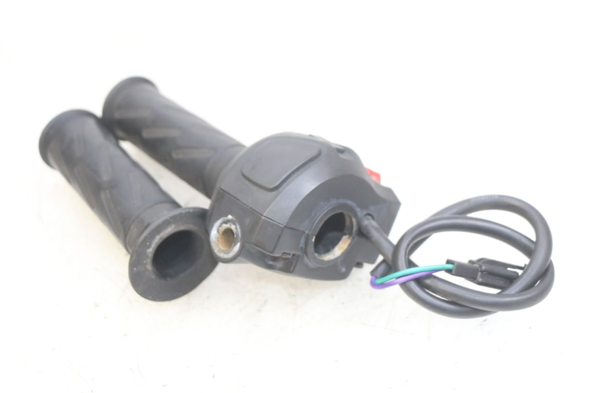 photo de COMMODO DROIT PEUGEOT KISBEE 4T 50 (2018 - 2022)