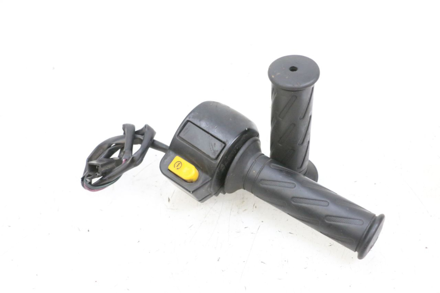 photo de COMMODO DROIT PEUGEOT KISBEE 4T 50 (2010 - 2017)