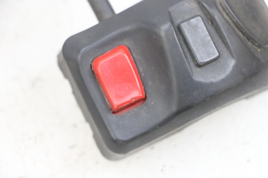 photo de COMMODO DROIT PEUGEOT KISBEE 4T 50 (2018 - 2022) - Gros plan technique