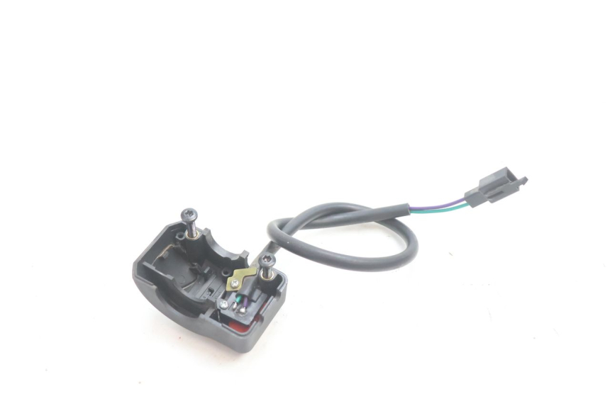 photo de COMMODO DROIT PEUGEOT KISBEE 4T 50 (2018 - 2022) - Autre angle de vue