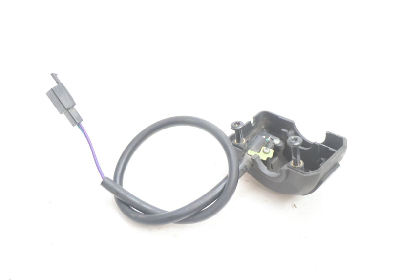 photo de COMMODO DROIT PEUGEOT KISBEE 4T 50 (2018 - 2022) - Gros plan technique