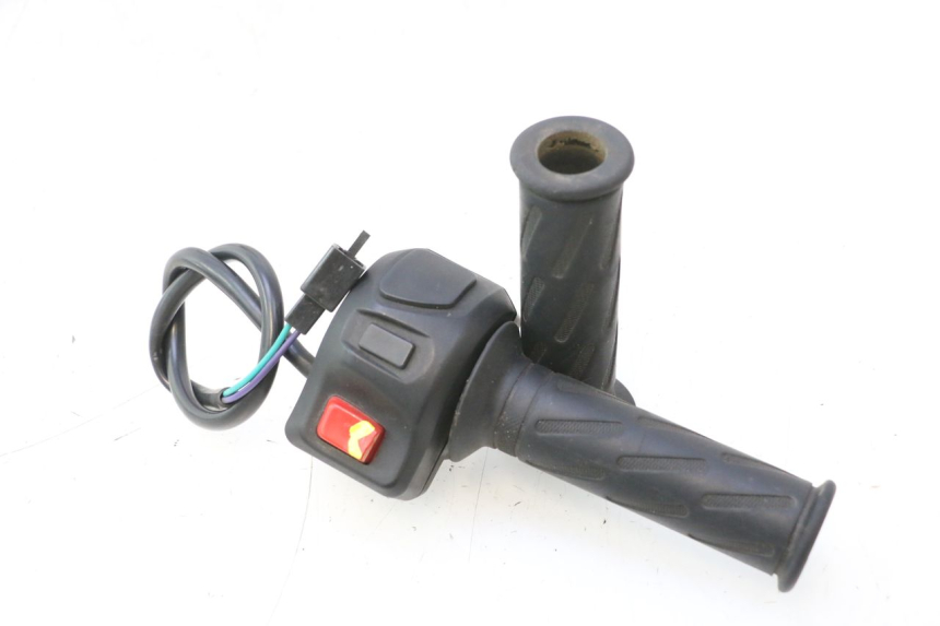 photo de COMMODO DROIT PEUGEOT KISBEE 4T 50 (2023 - 2026) - Vue principale
