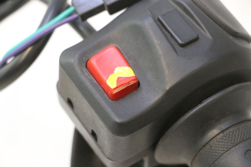 photo de COMMODO DROIT PEUGEOT KISBEE 4T 50 (2023 - 2026) - Détail de la pièce