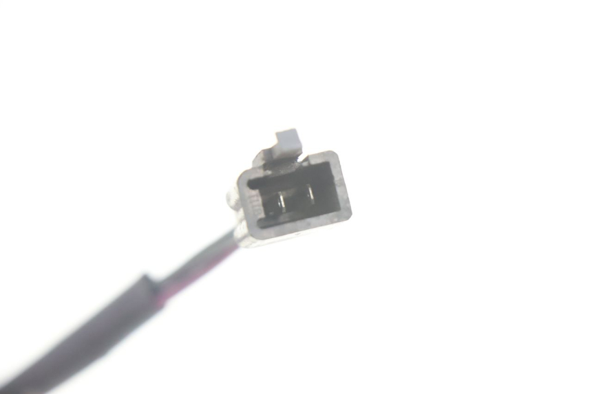 photo de COMMODO DROIT PEUGEOT KISBEE 4T 50 (2010 - 2017) - État de surface