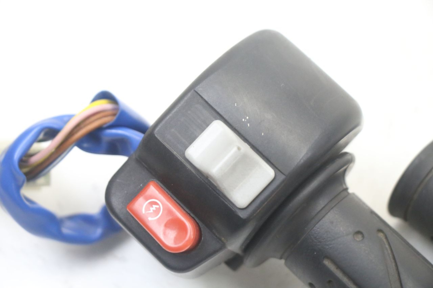 photo de COMMODO DROIT KYMCO PEOPLE S 125 (2000 - 2008)