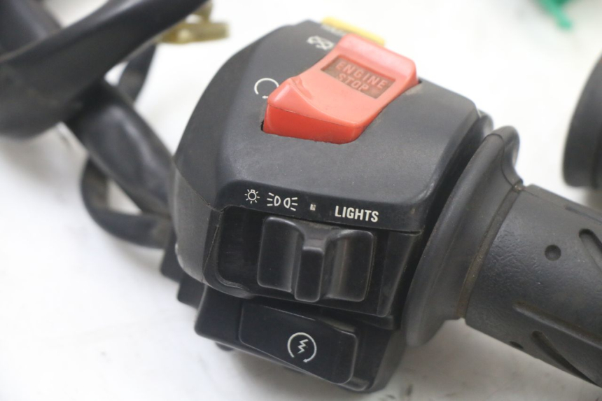 photo de COMMODO DROIT KYMCO XCITING 500 (2007 - 2010)