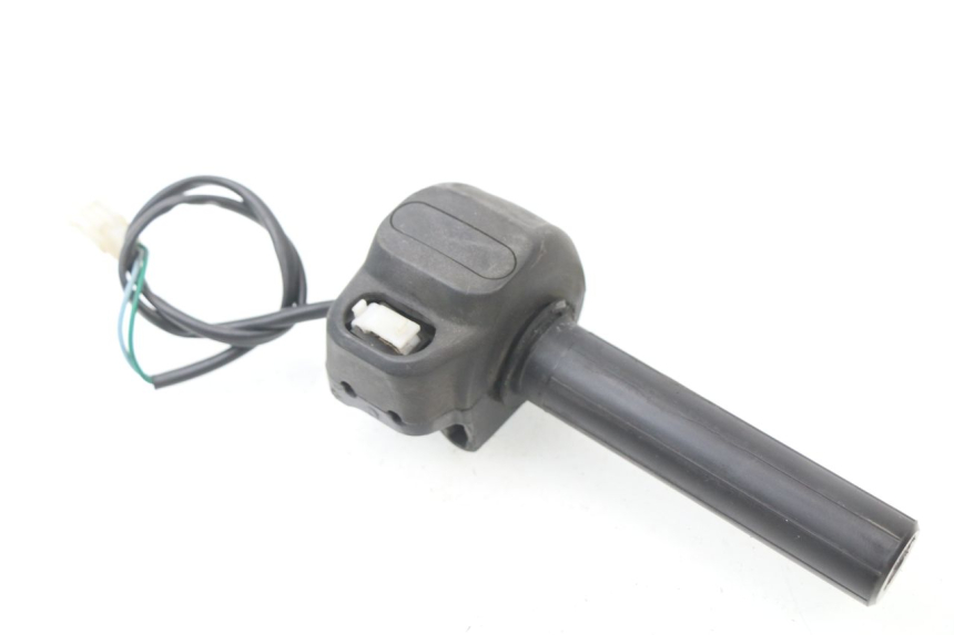 photo de COMMODO DROIT PEUGEOT LUDIX BLASTER 50 (2006 - 2014)