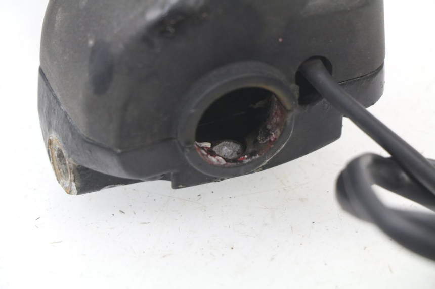 photo de COMMODO DROIT PEUGEOT LUDIX BLASTER 50 (2006 - 2014)