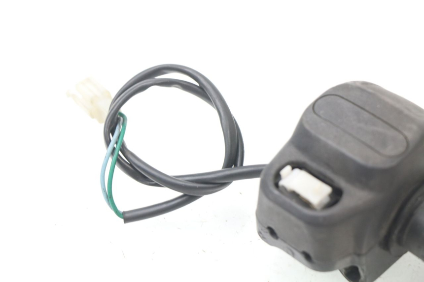 photo de COMMODO DROIT PEUGEOT LUDIX BLASTER 50 (2006 - 2014)