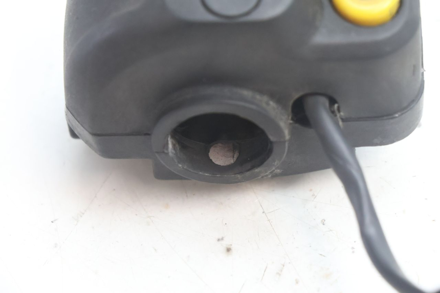 photo de COMMODO DROIT PEUGEOT LUDIX BLASTER 50 (2006 - 2014) - Vue d’ensemble