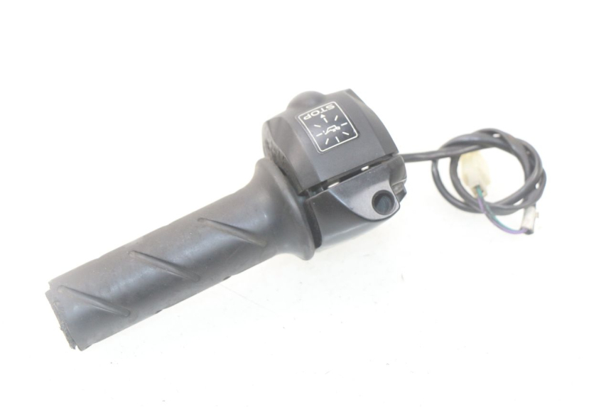 photo de COMMODO DROIT PEUGEOT LUDIX 50 (2008 - 2017)