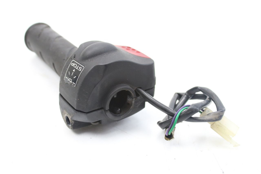 photo de COMMODO DROIT PEUGEOT LUDIX 50 (2008 - 2017)