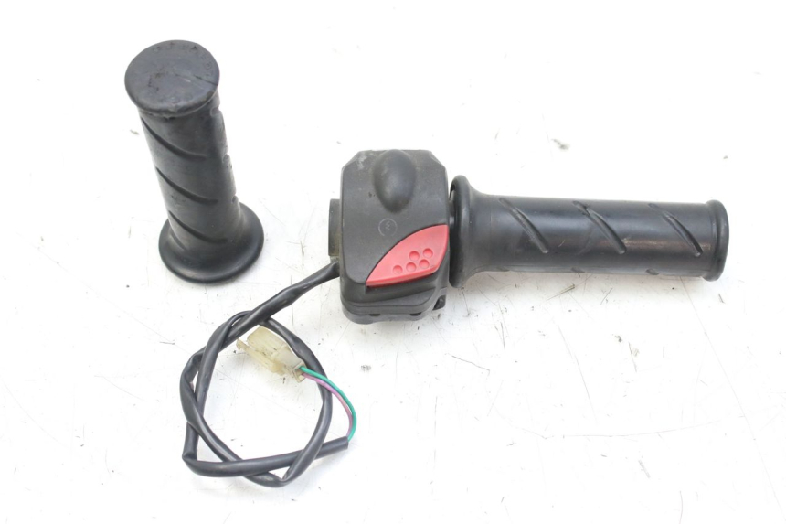 photo de COMMODO DROIT PEUGEOT LUDIX 50 (2008 - 2017)