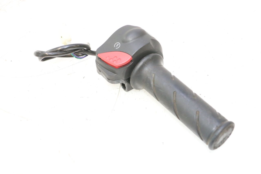 photo de COMMODO DROIT PEUGEOT LUDIX 50 (2008 - 2017) - Vue principale