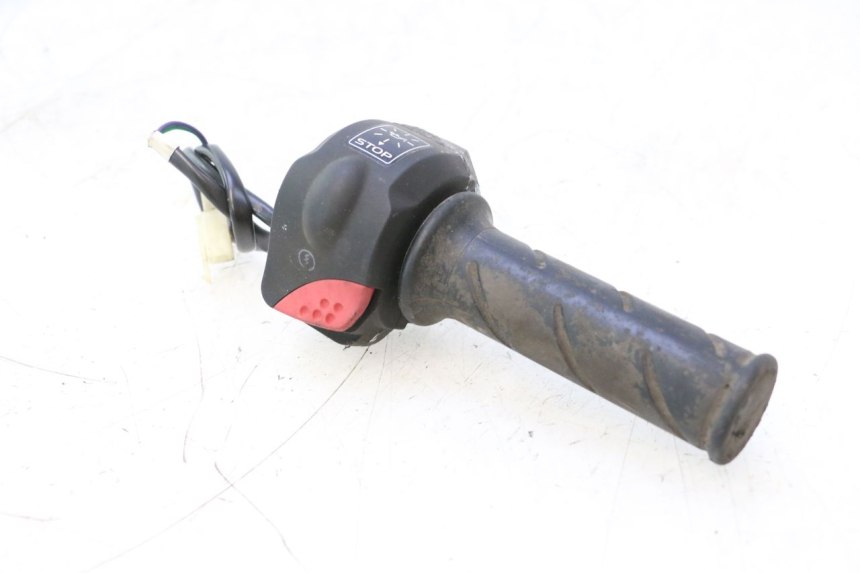 photo de COMMODO DROIT PEUGEOT LUDIX ONE 50 (2004 - 2013) - Vue principale