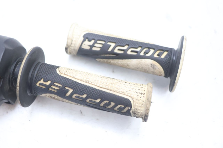 photo de COMMODO DROIT PEUGEOT LUDIX SNAKE 2T 50 (2004 - 2014) - Zoom état d’usage
